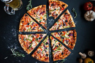 Ténis Pizza's food